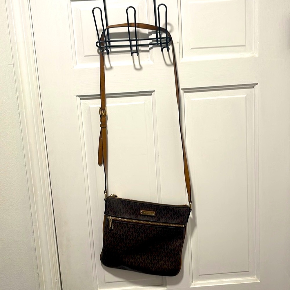 Michaels Kors crossbody bag